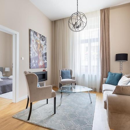 Lovely 2-Bedroom Apartment At The Vaci Street 布达佩斯 外观 照片