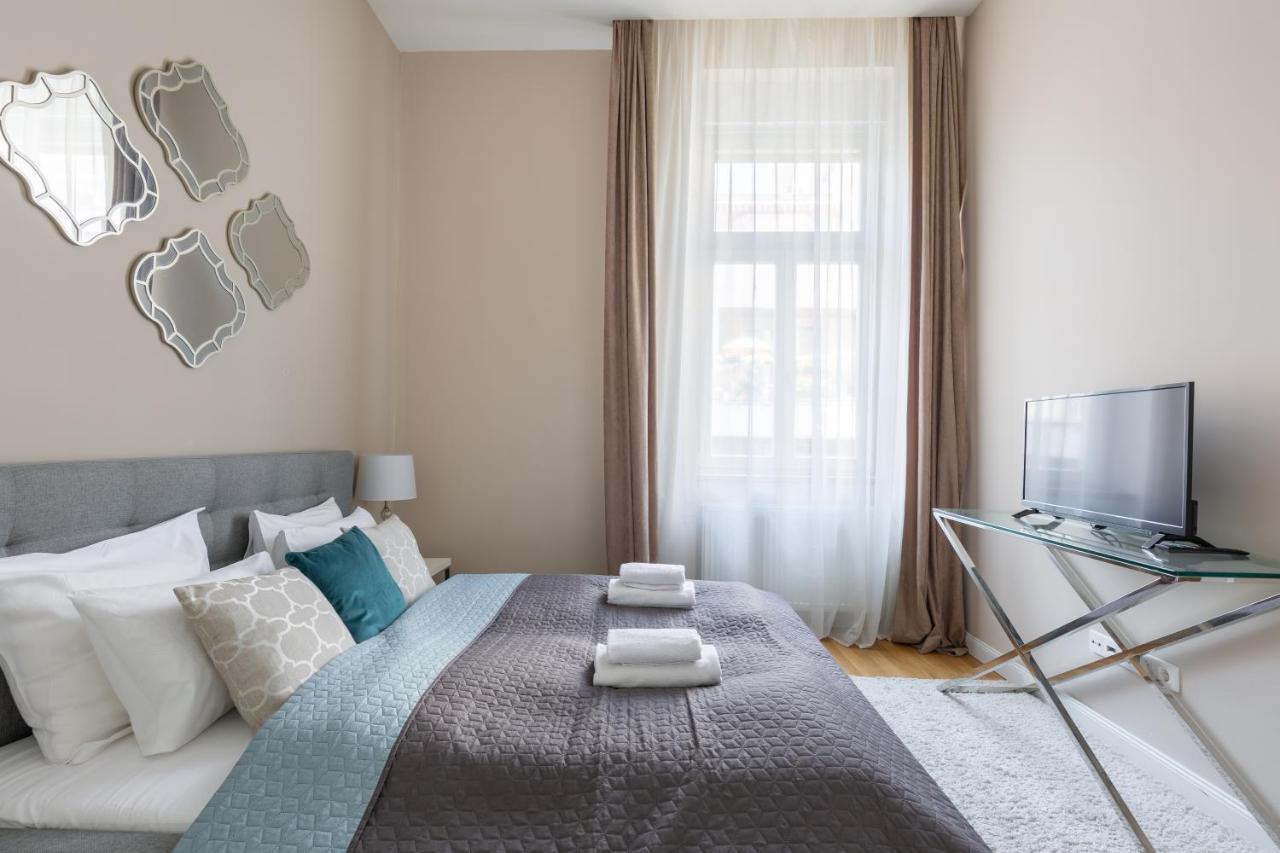 Lovely 2-Bedroom Apartment At The Vaci Street 布达佩斯 外观 照片