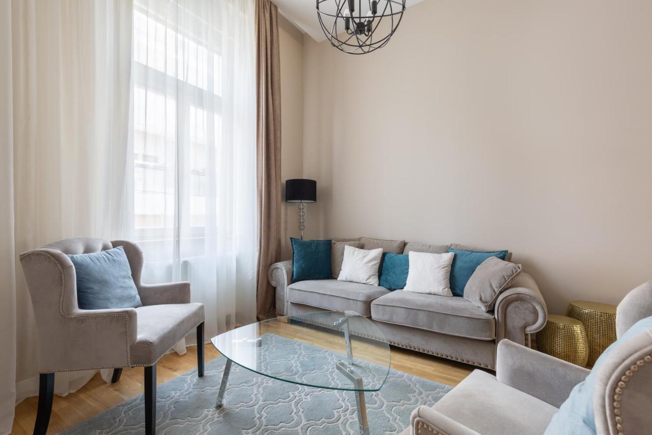 Lovely 2-Bedroom Apartment At The Vaci Street 布达佩斯 外观 照片