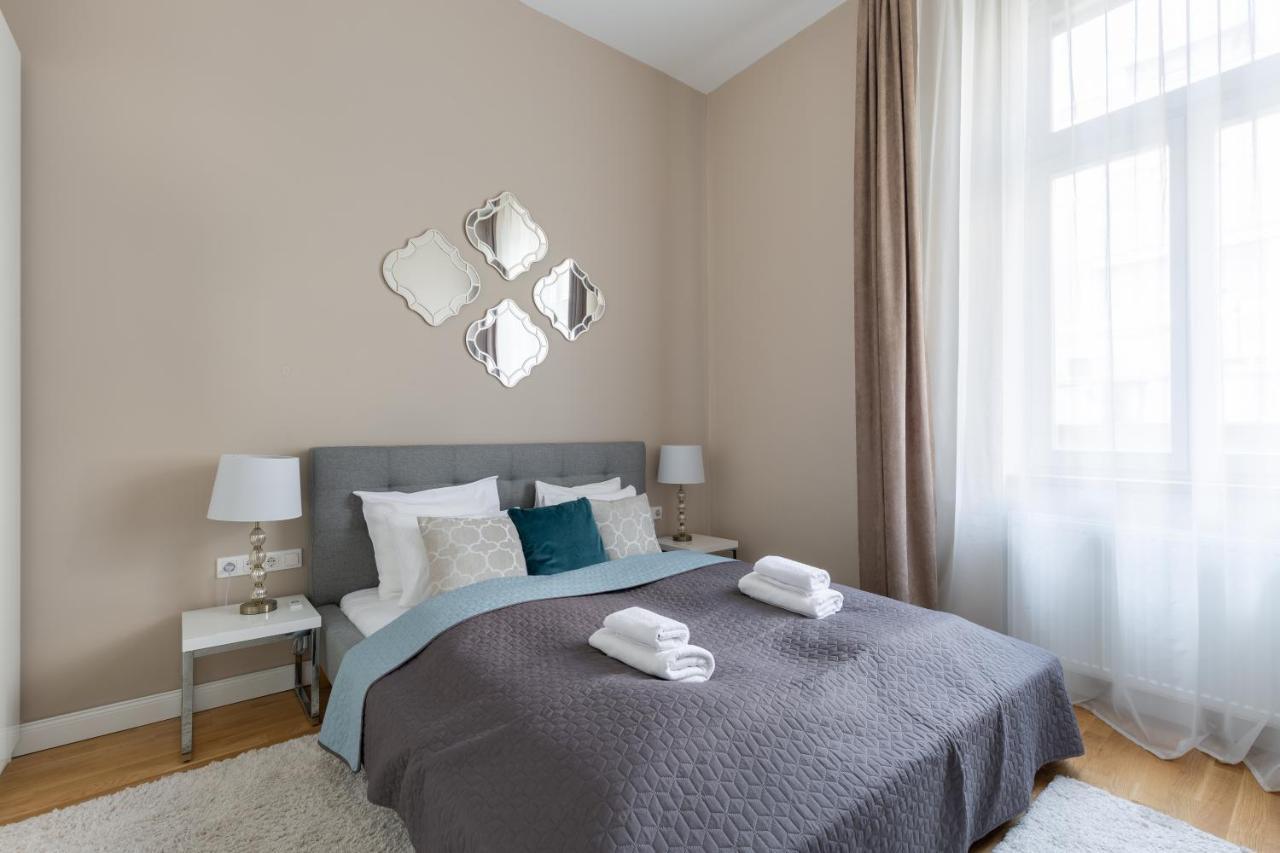 Lovely 2-Bedroom Apartment At The Vaci Street 布达佩斯 外观 照片